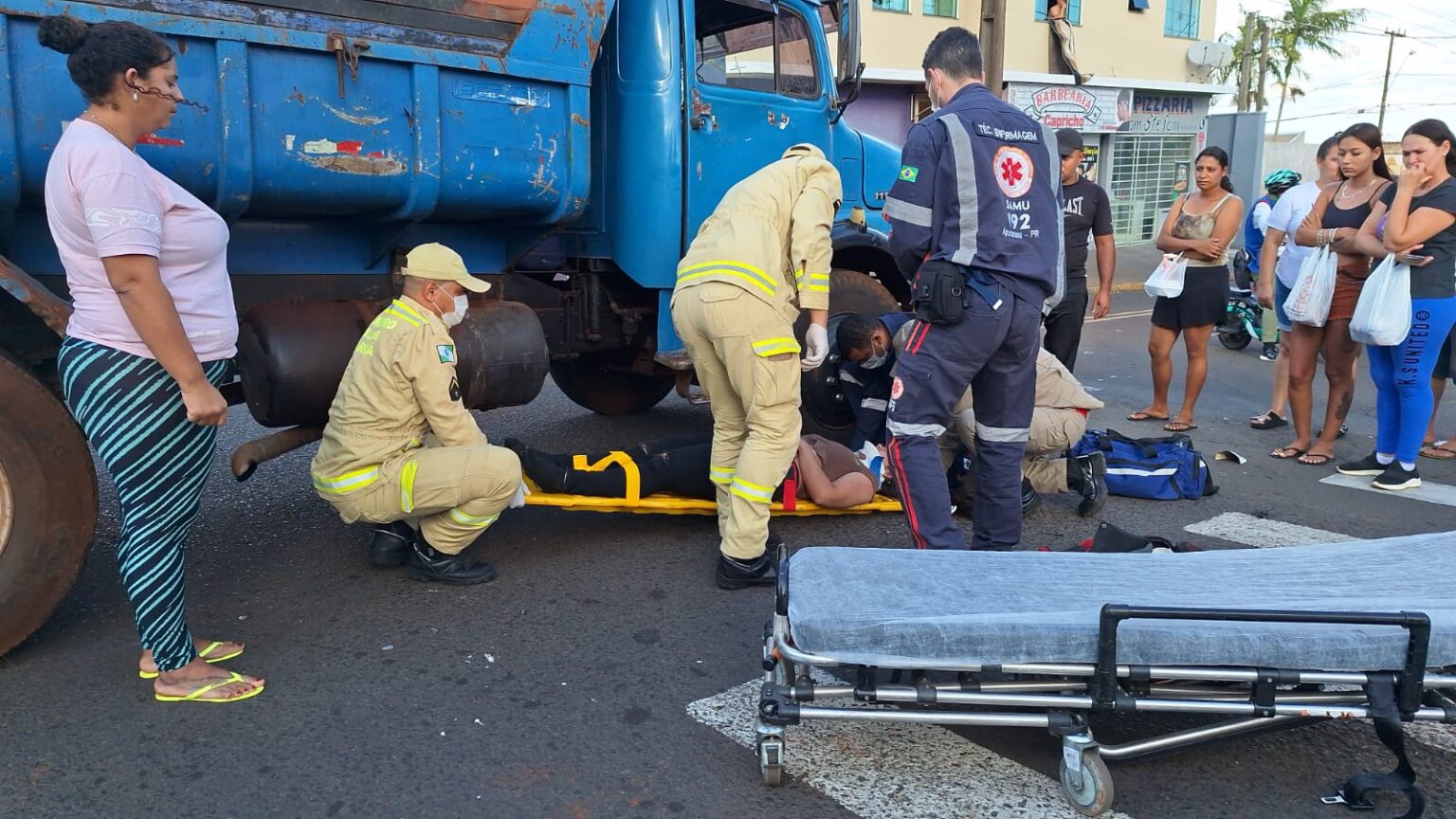 Batida Entre Moto E Caminh O Deixa Jovem Ferida Em Apucarana Fmnews