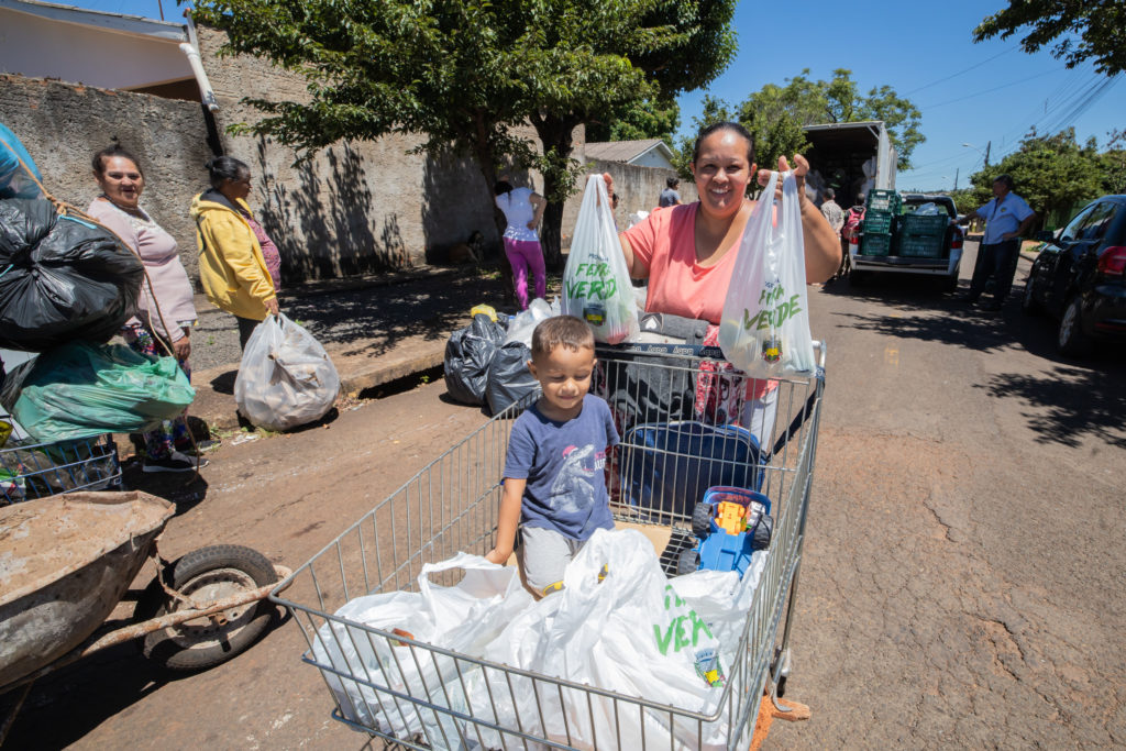 Feira Verde fecha o ano com 260 toneladas de recicláveis recolhidos e trocados por alimentos