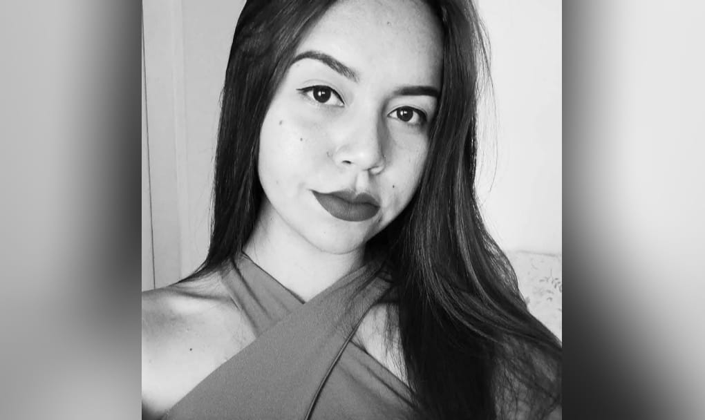 Mulher de 25 anos morre após disparo dentro de casa em Mauá da Serra; companheiro fugiu