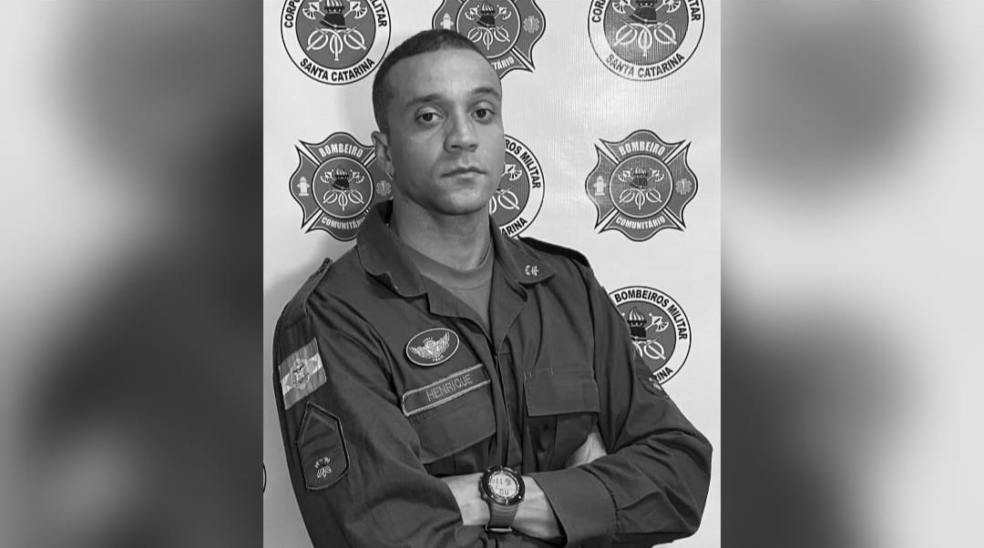 Ex-GM de Arapongas e namorada morrem após colisão entre carro e caminhão