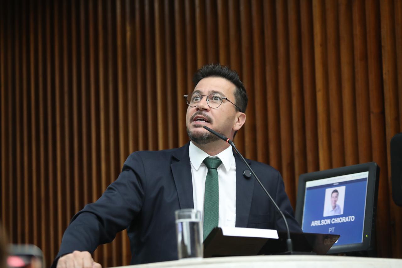 Deputado Arilson encampa luta contra o feminicídio em Apucarana. Confira o video