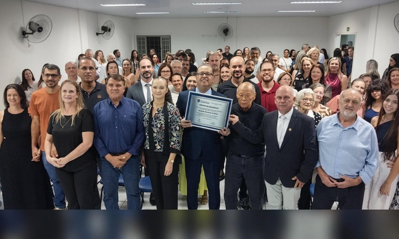 Vladimir Barbosa, chefe do NRE é homenageado pela Câmara de Apucarana