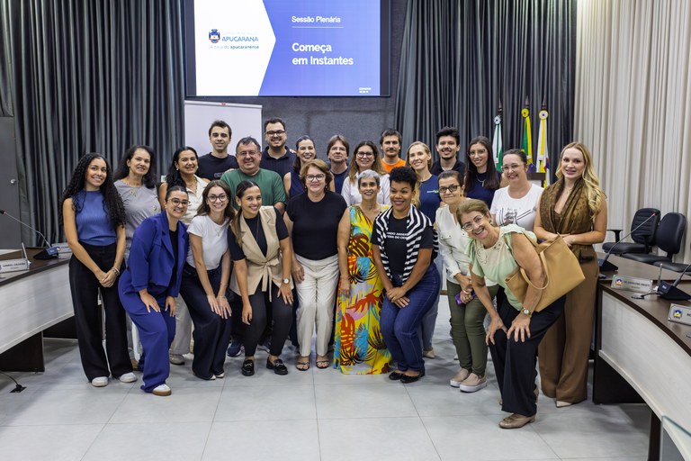 Câmara de Apucarana recebe vereadora de Curitiba e debate destinação do Imposto de Renda