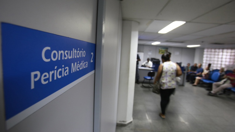 INSS dispensa perícia presencial para atestados de até 90 dias