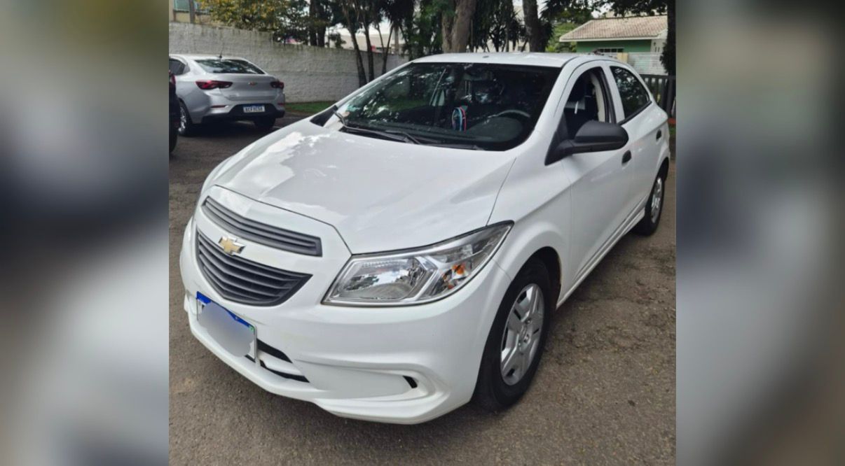 Carro de prefeitura furtado é encontrado rodando como táxi de aplicativo em Apucarana