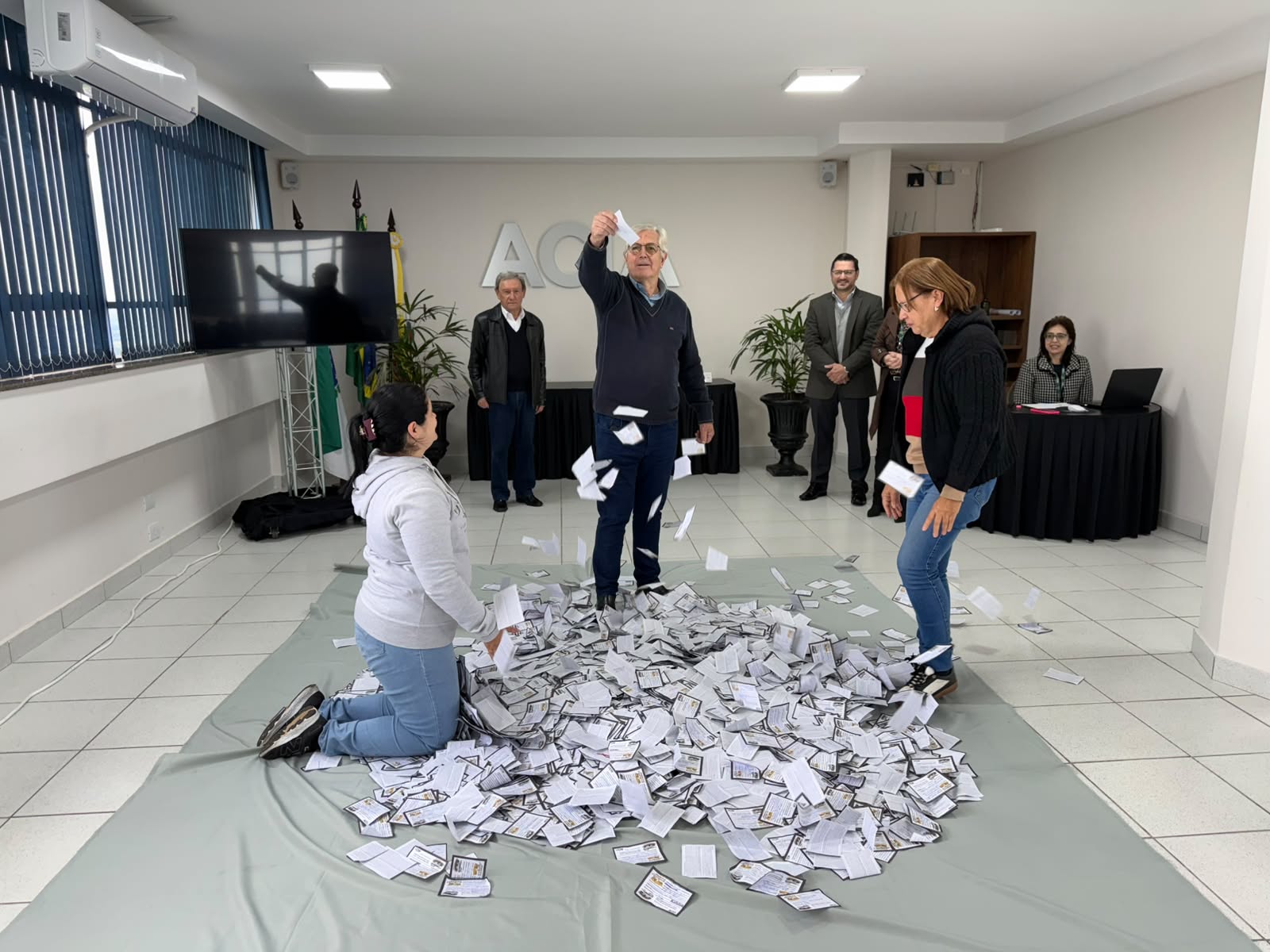 ACIA realiza primeiro sorteio da campanha Comprar em Apucarana Faz Bem