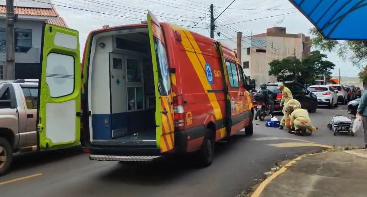 Mulher fica ferida em novo acidente com moto em cruzamento movimentado de Apucarana