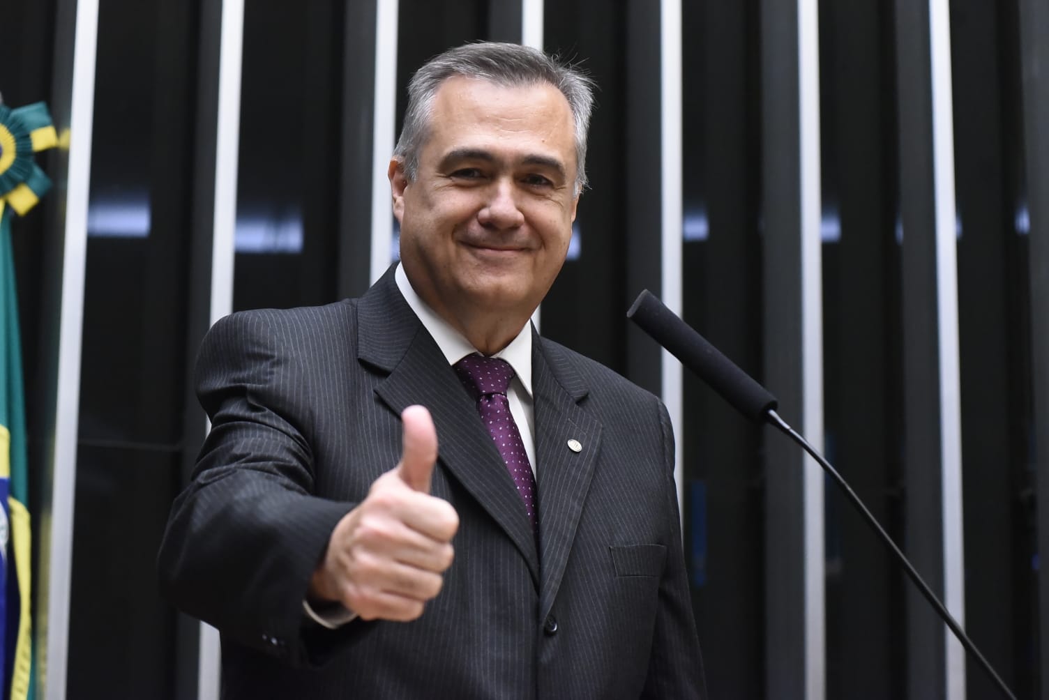 Beto Preto vota a favor do fim da escala 6×1; PEC é aprovada em dois turnos na Câmara