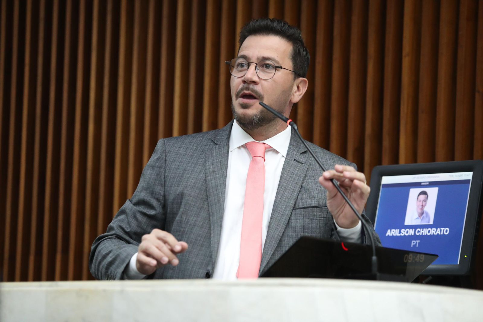 O fim da escala 6×1 é necessário para que o brasileiro tenha dignidade Por Arilson Chiorato, deputado estadual, líder da Oposição na Assembleia Legislativa e presidente do PT-PR