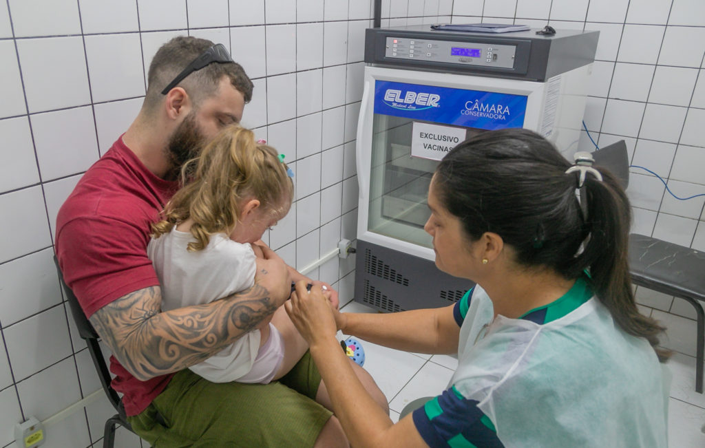 Prefeitura de Apucarana reforça vacinação infantil com ações em UBSs e escolas durante maio