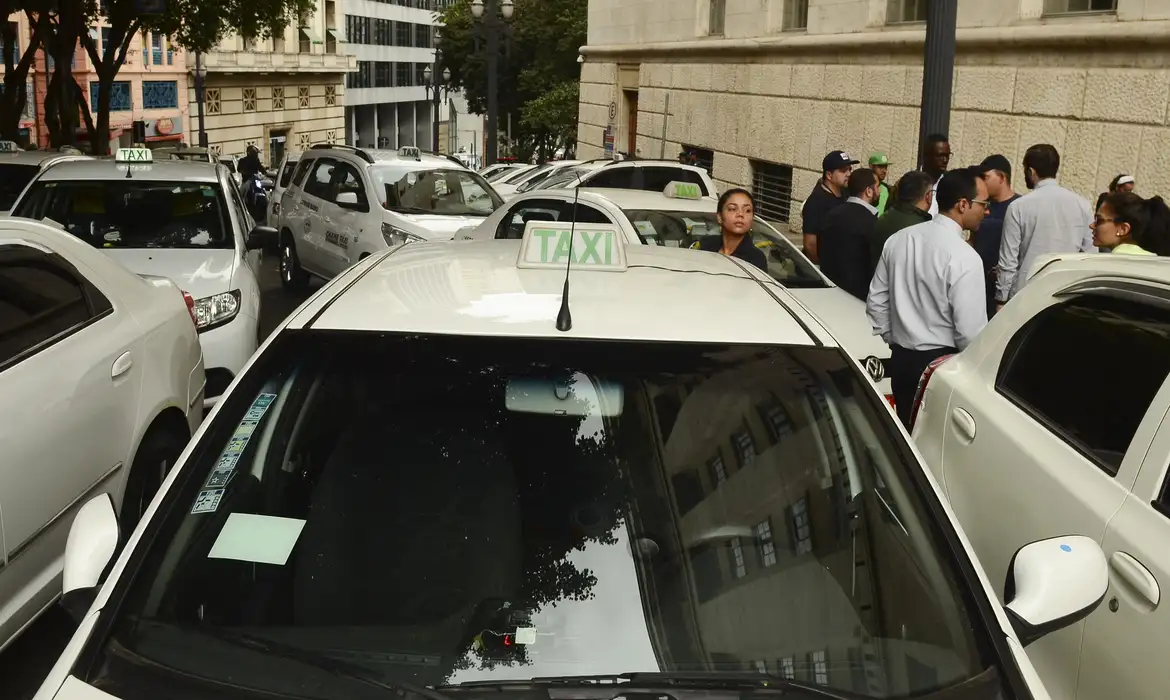 Move Brasil: BNDES inicia crédito para motoristas de app e taxistas
