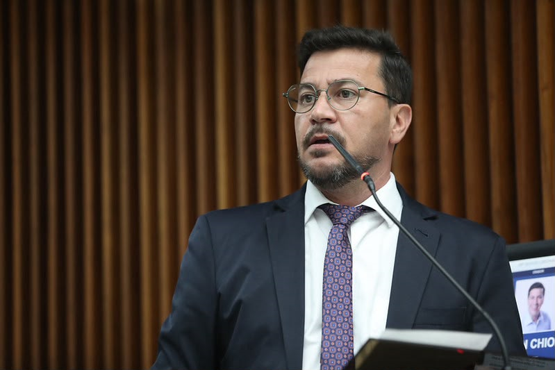 Deputado Arilson critica reajuste da conta de luz e defende reestatização da Copel