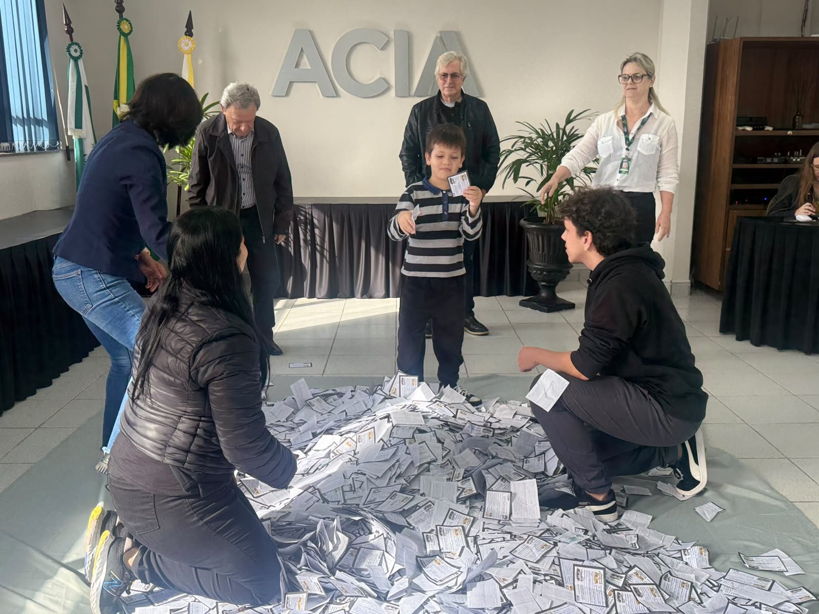 ACIA realiza segundo sorteio da campanha “Comprar em Apucarana Faz Bem”.