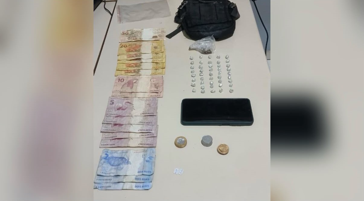 Menor é apreendido com pedras de crack e dinheiro após tentar fugir da Polícia Militar em Apucarana