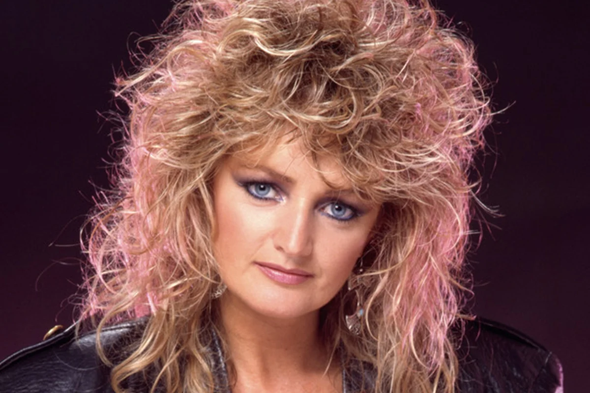 Bonnie Tyler acorda após passar um mês em coma e segue internada na UTI