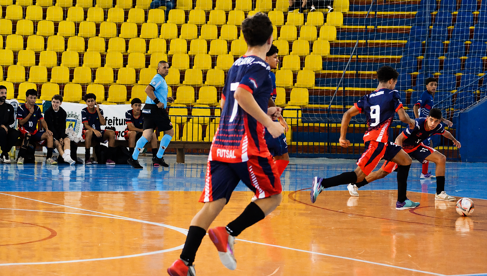 Apucarana avança com moral no futsal dos JOJUPs em Rolândia
