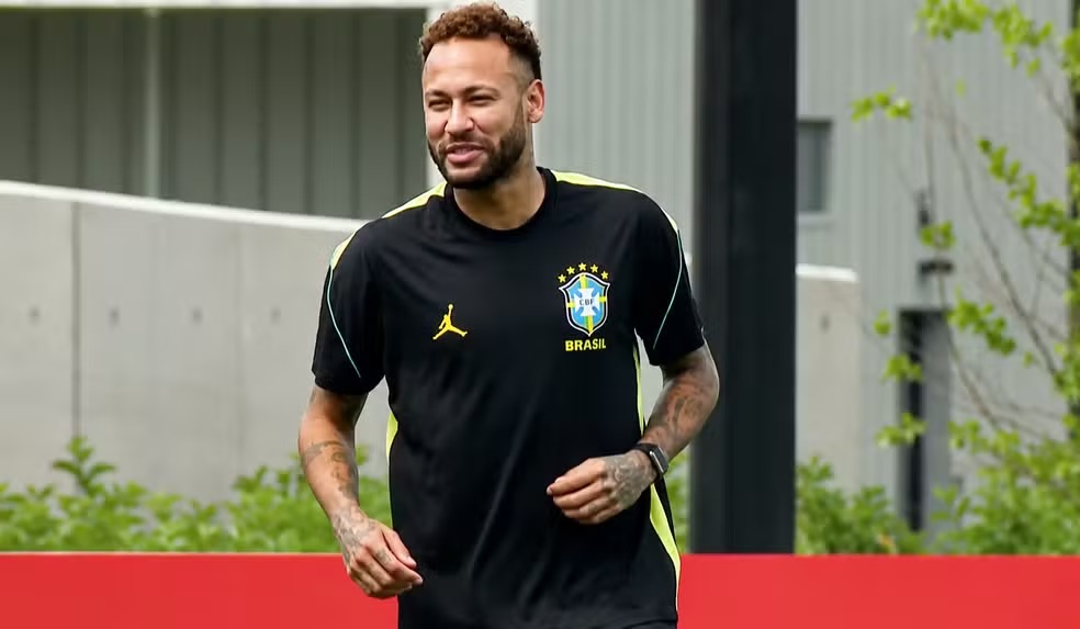 Neymar está fora do duelo contra o Haiti e seguirá tratamento com a Seleção Brasileira