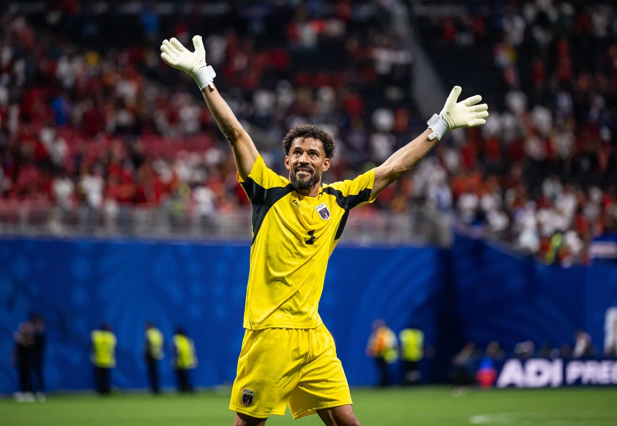 Herói de Cabo Verde na Copa do Mundo, Vozinha está livre no mercado após deixar clube que teve passagem de Hugo Souza