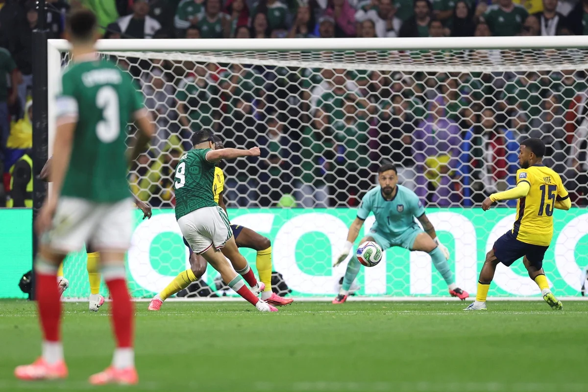 México vence o Equador e garante vaga nas oitavas de final da Copa do Mundo