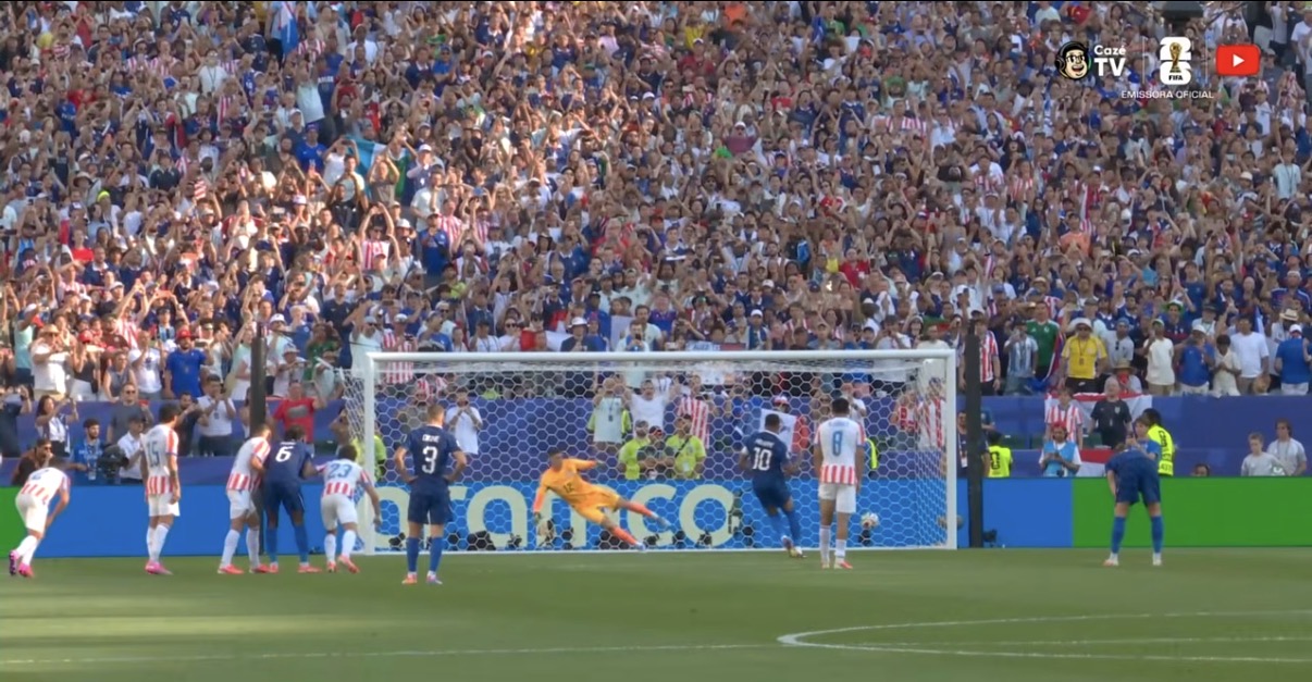 Mbappé converte pênalti, França vence Paraguai e avança às quartas da Copa do Mundo