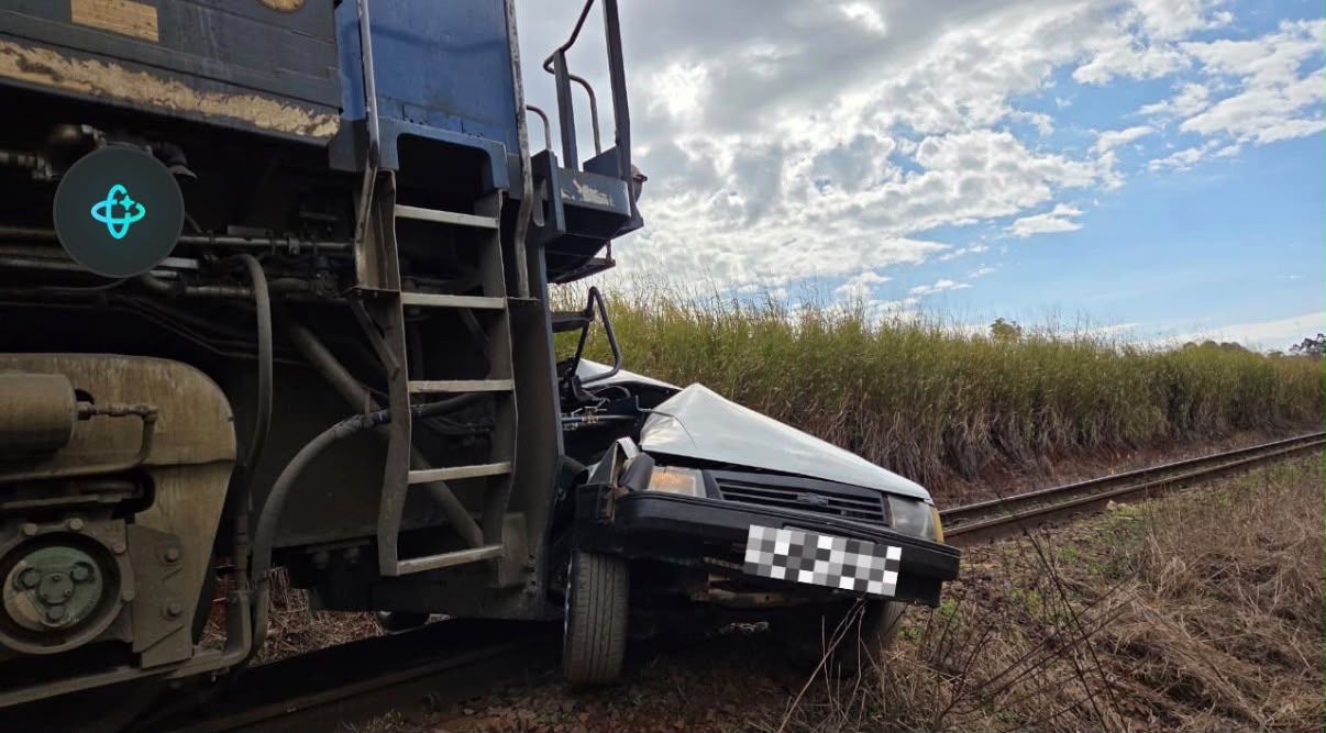 Motorista morre atropelado por trem em passagem de nível em Califórnia (PR)