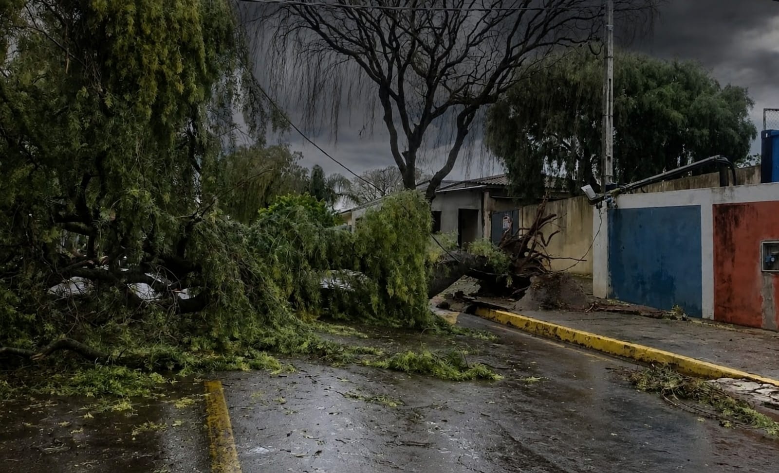 Após temporal causar estragos, Apucarana permanece sob risco de novas tempestades