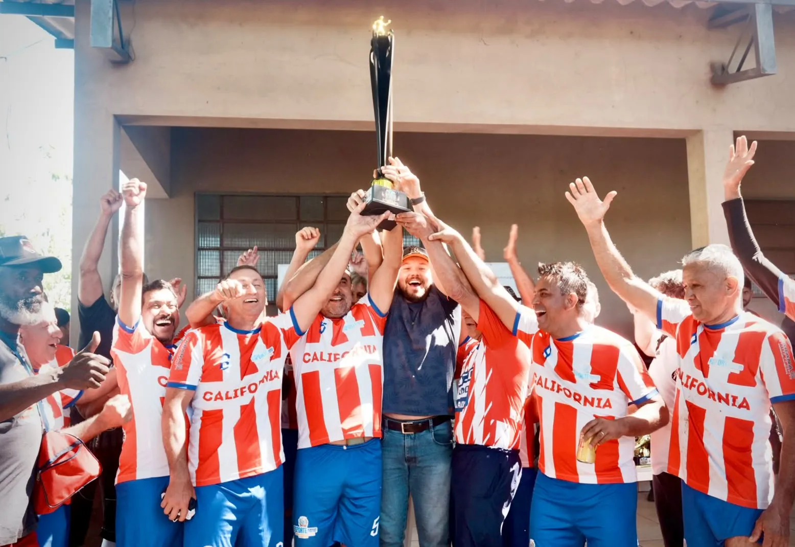 Rio Bom recebe finais da Copa Master 50+ e celebra integração regional por meio do esporte.