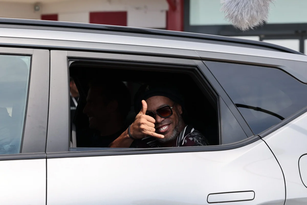 Ronaldinho Gaúcho é anunciado pelo Ravenna e mira gol 300 após retorno ao futebol