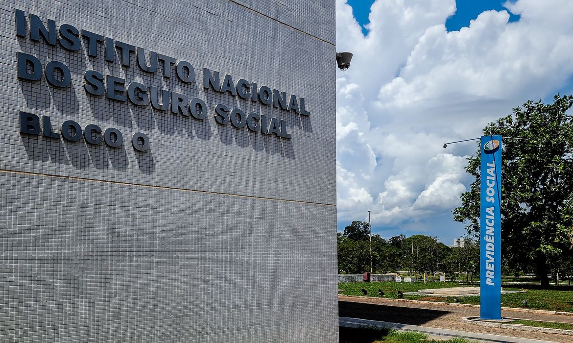 STF mantém poder do INSS para definir teto de juros do crédito consignado