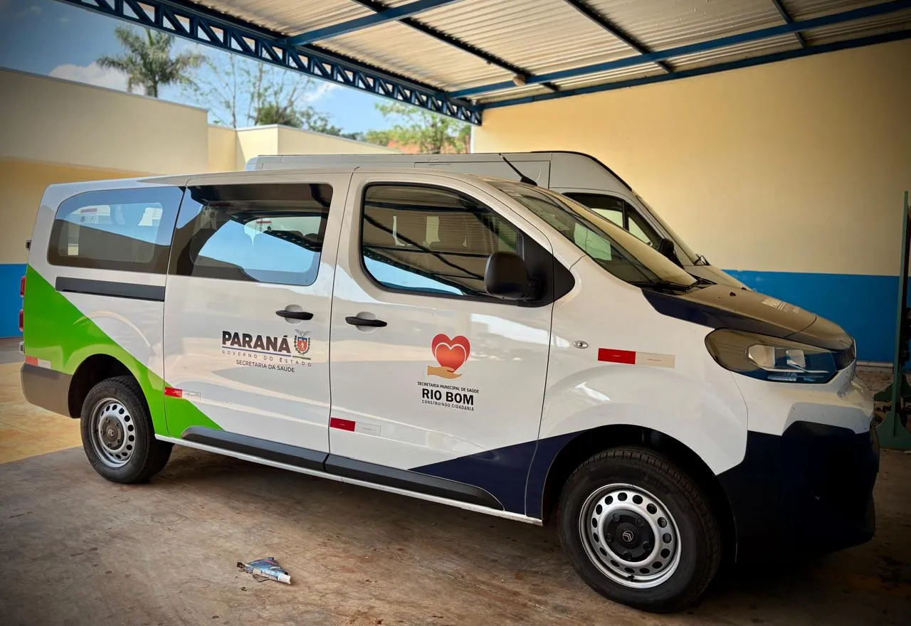Rio Bom reforça frota da Saúde com nova van para transporte de pacientes