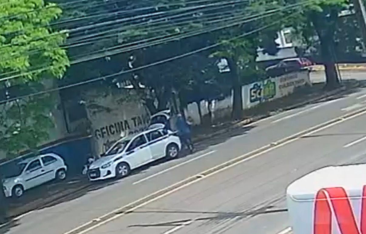 Mulher é agredida e empurrada para fora de carro pelo companheiro em Apucarana