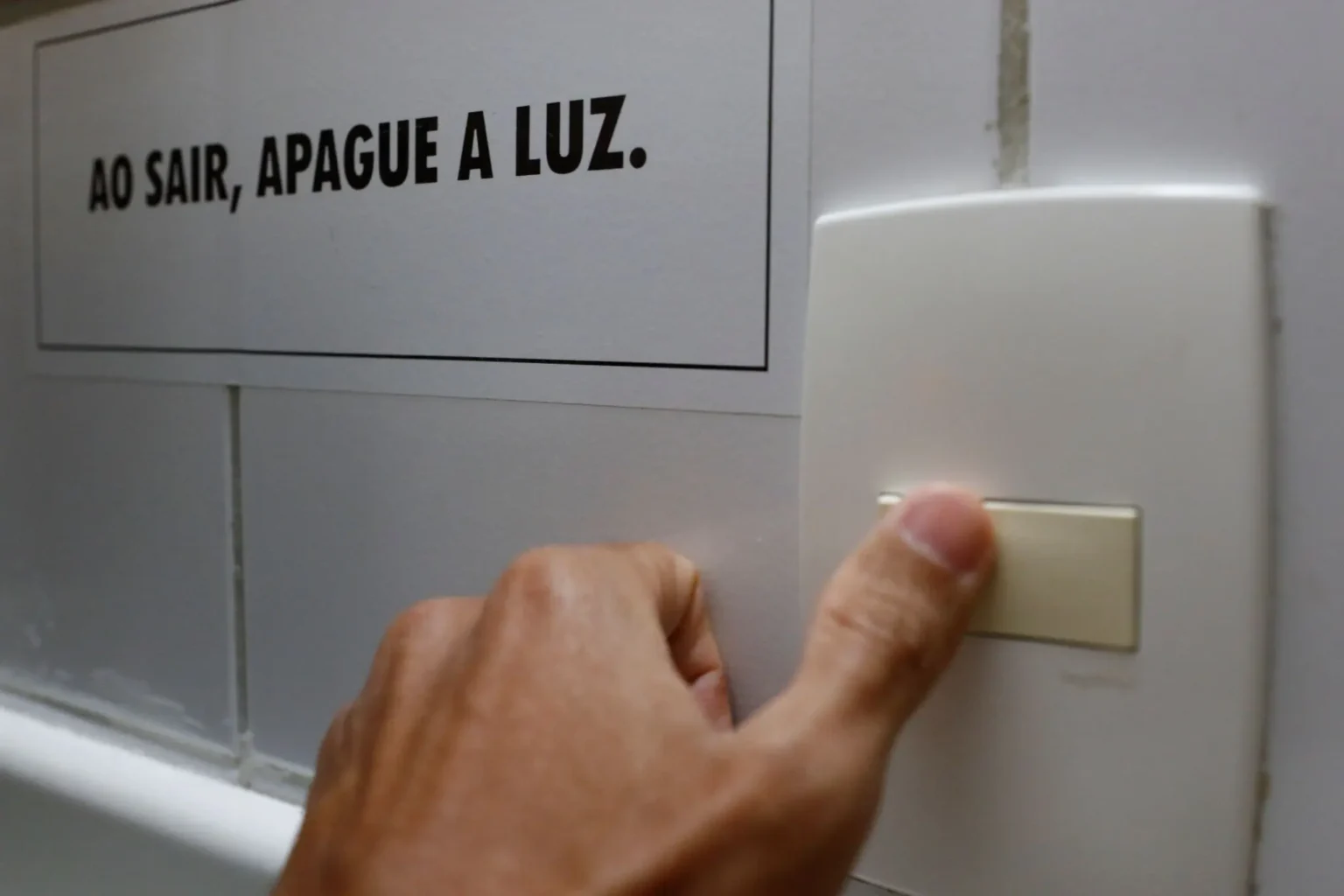 Após cinco meses, conta de luz voltará à bandeira verde em outubro