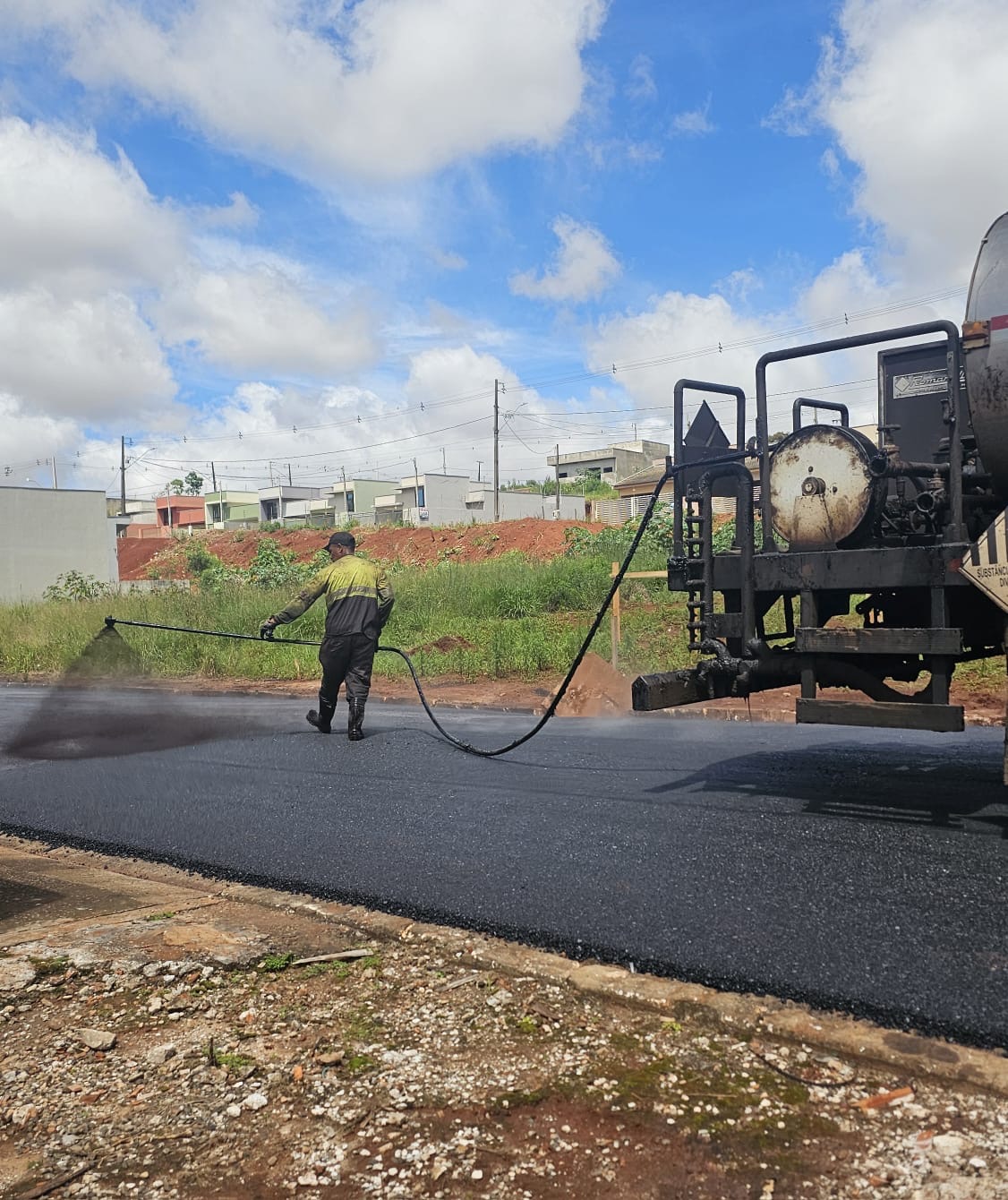 Prefeitura de Mauá da Serra realiza recape asfáltico no bairro Lele II