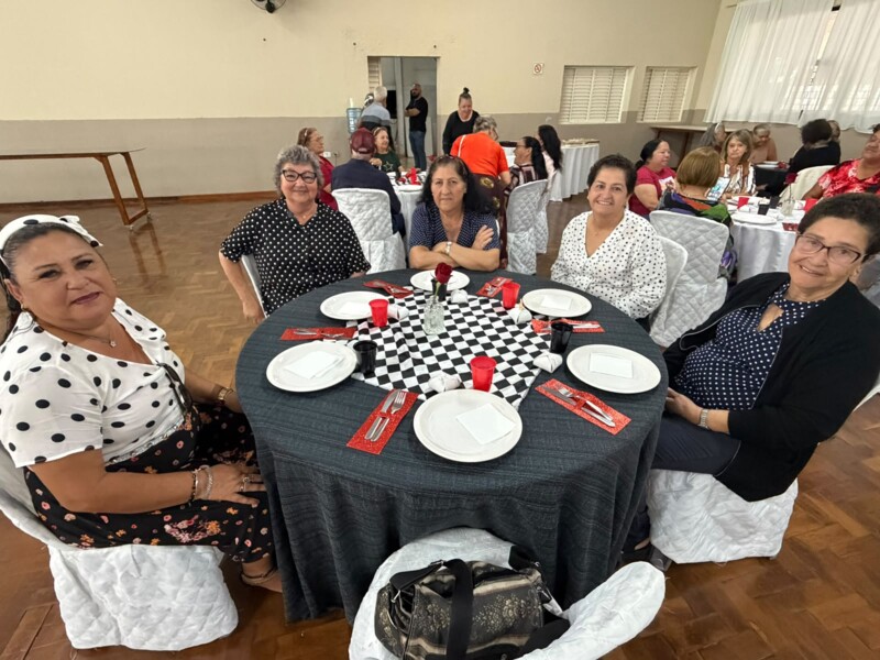 Almoço celebra o Dia Internacional da Pessoa Idosa em Marilândia do Sul