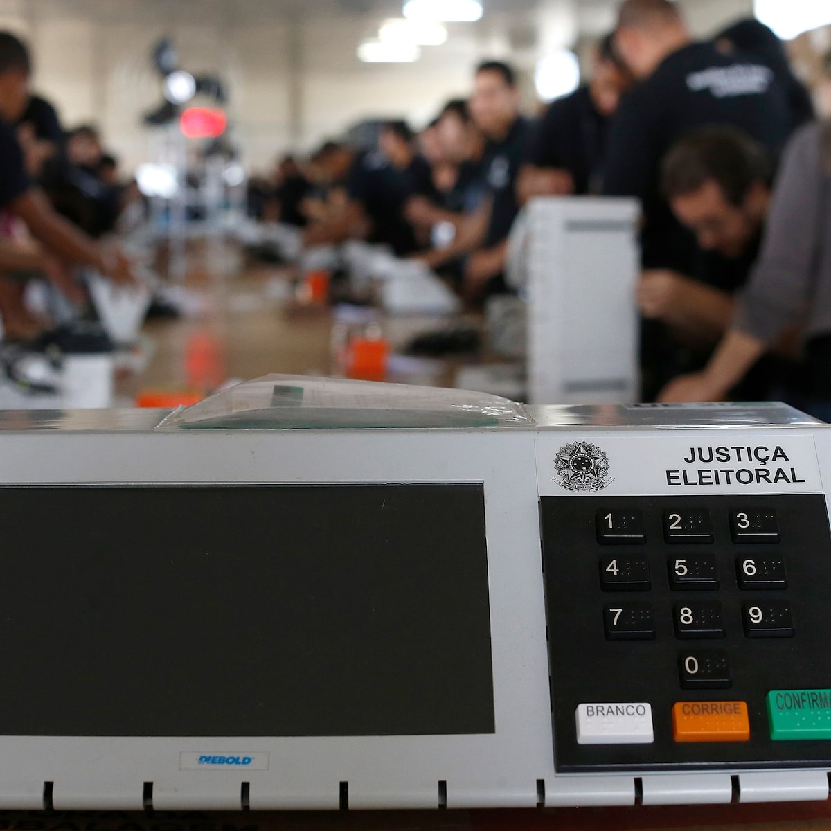 Urna é substituída após teclas 2 e 3 serem encontradas coladas em Gravataí