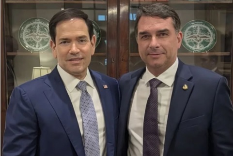 Flávio Bolsonaro desembarca nos EUA; aliado cita “Operação ALBA” em resgate do senador