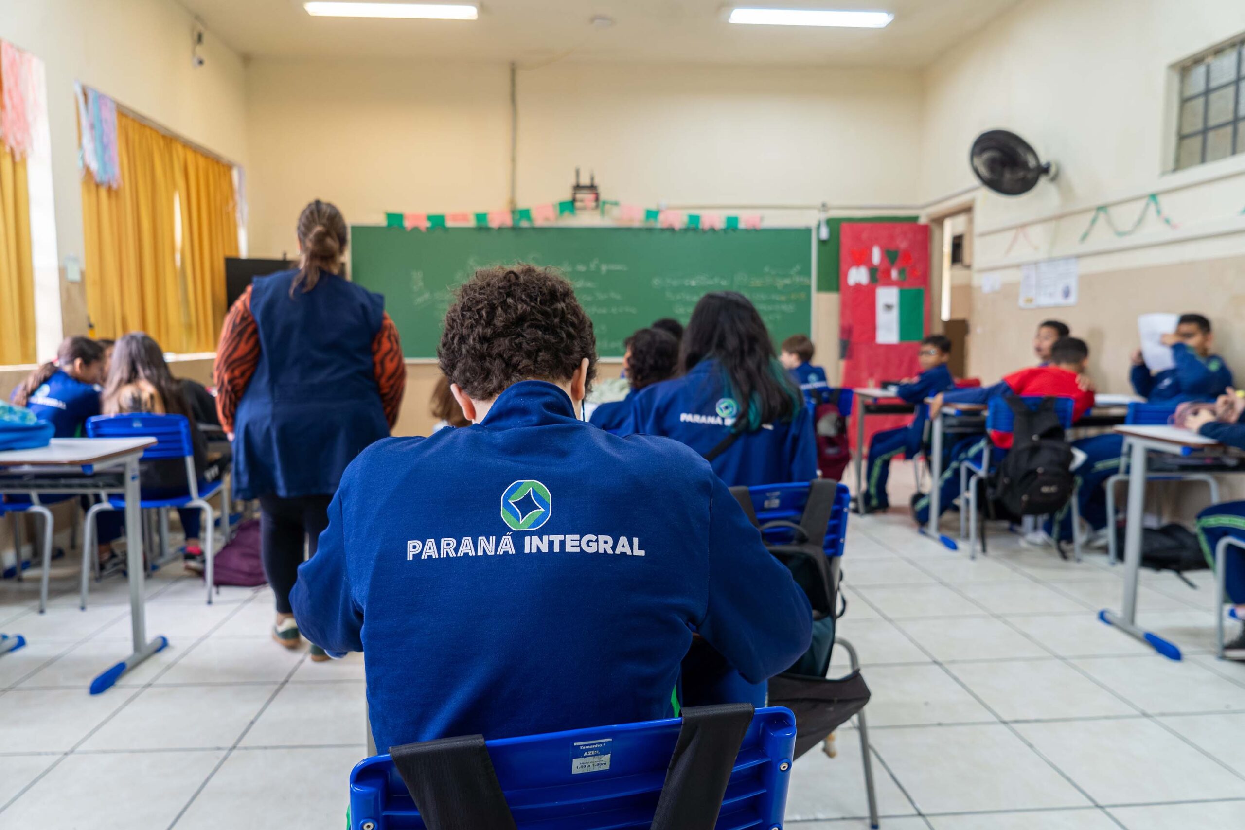 Prova Paraná Mais começa para 101 mil estudantes do Ensino Médio da rede estadual