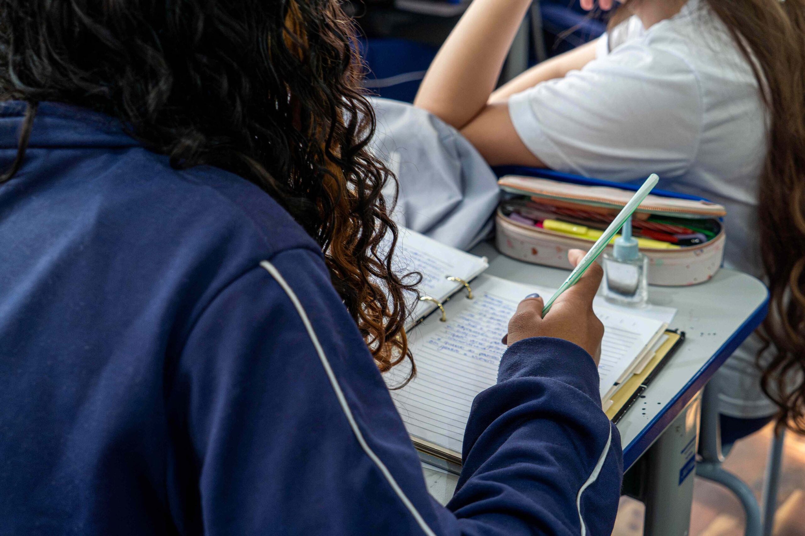 Bets, escala 6×1 e SUS podem inspirar a redação do Enem, apontam professores
